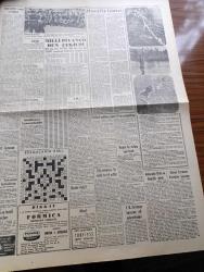 Bayram Gazetesi - 8 Haziran 1960 - Eski İktidarın 16 Valisi Tevkif Edildi - Dün Orgeneral Cemal Gürsel'le Görüşen Diğer Sivil Valiler Bugün Vazifeye Başlıyorlar - Basın Yayın Ve Turizm Vekili Zühtü Tarhan - Bugün İstanbul'da İki Büyük Miting Yapılacak - Ankara'da Ordu Ve Gençlik Günü Tertiplendi - Devlet Vekili Şefik İnan Dün İktisadi Tedbirleri Etraflıca Anlattı - 190 Kişi Daha Yassıada'ya Sevkedildi. Celal Bayar Adnan Menderes ve Refik Koraltan Ve Komisyon Üyeleri Harp Okulunda - Türkiye Milli Talebe Federasyonuna Dün Talebeler El Koydu - Prizli Telefon Kullananlar Yılda 24 Lira Ödeyecekler - Burhan Felek Köşe Yazısı - Florya Evleri Belediye Memurlarına Verilecek - Yabancı Basın Türkiye'deki Harekatı Takdirle Karşılıyor - Adnan Menderes Her Münakaşanın Sonunda Kendisine Hak Verilmesini İstiyordu Yazan Sadun Tanju - Çanakkale Şehitleri Abidesi Tamamlandı - Türkiye İskoçya Karşı Karşıya - Devlet Reisi Cemal Gürsel Milli Takıma Başarılar Diledi