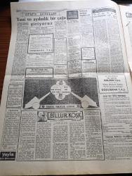 Ulus Gazetesi - 3 Haziran 1960 - 27 Mayıs Dersi Yazan Yakup Kadri Karaosmanoğlu Köşe Yazısı - 75 Milyon Liralık Suistimal İçyüzü - Hürriyet Şehitleri İçin Anıt Rektör Sıddık Sami Onar Bu Konuda Dün Bir Demeç Verdi - İçişleri Bakanı Tümgeneral Muharrem İhsan Kızıloğlu Bulunan Cesetler Bildirilecektir - Kabine Bugün Anıtkabir'i Ziyaret Edecek - Emniyet Altına Alınan Sabıklar - Burhanettin Uluç Paşa 27 Mayısı Anlattı - Yeni Devrin Kültür Ocakları Yazan Bülent Ecevit - Samet Ağaoğlu Nasıl Yakalandı - Billur Köşk Yazan Elizabeth Caddell Yazı Dizisi - Polonya'da Yeniden Ayaklanmalar Oldu - Dış Politika Yazan Ahmet Şükrü Esmer - Kıbrıs Meselesi Avam Kamarasında - Orduya Şükran Orgeneral Cemal Gürsel'e Telgraflar Devam Ediyor - Dünya Basını Milli İnkılabımızı Övüyor - Eyüp Demirspor'u İlk Devrede Yendi - PTT Hacettepe'yi De 3 0 Mağlup Etti - Davis Kupasını Asya Grubu Finali - Havagücü Kıbrıs'a Gidiyor - Muştalı Bayrak Koşusu - Altınordu 2 Adalet 1