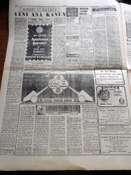 Ulus Gazetesi - 13 Haziran 1960 - Yanlış Bir Müşahede Üzerine Yazan Yakup Kadri Karaosmanoğlu Köşe Yazısı - Geçici Anayasa Dün Açıklandı - Milli Birlik Komitesi Üyeleri Açıklandı - Eski Anayasadaki Müsadere Memnuniyeti Maddesi Kalktı - Adalet Bakanı Abdullah Pulat Gözübüyük'ün Demeci - Yapmak Ve Duyurmak Yazan Bülent Ecevit Köşe Yazısı - Olur Mu Böyle Olur Mu Kardeş Kardeşi Vurur Mu Yazan Altan Öymen Yazı Dizisi - Yeni Ama Kanun Yazan Namık Zeki Aral - Billur Köşk Yazan Elizabeth Caddell Yazı Dizisi -  Beyazıt Meydanında Bugün Büyük Bir Miting Yapılacak - Emil Galip Sandalcı Köşe Yazısı - Demokrat Parti Tarafından Yaptırılmış Olan Binlerce Şiş Bulundu - Ankara Üniversitesi Talebe Birliği Türkiye Milli Talebe Federasyonu İkinci Başkanlığına El Koydu - Amerika Semada 226 Kilo Dinamit Patlatacak - İsrail Suriye'den Şikayetçi - Fenerbahçe Şampiyon Beşiktaş'ı Yendi - Tek Golü Şeref Attı - 1959 1960 Şampiyonu Beşiktaş Kupayı Alıyor - Ankara'da İlk Gece Maçı Gençlerbirliği İle America