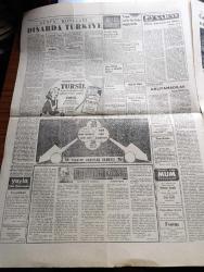 Ulus Gazetesi - 14 Haziran 1960 - Sanayi Bakanlığı Borcu 6,706 Milyar Lira - 1960'da Dışarıya Ödenecek Sanayi Borcu 750 Milyon - 3 Mayıs'ta Cemal Gürsel Celal Bayar'ım İstifa Etmesini İstemişti - Geçici Anayasanın Işığında Yazan Yakup Kadri Karaosmanoğlu Köşe Yazısı - Muhafız Alayını Başkent Alkışladı - İstanbul Üniversitesi Büyük Törenle Açıldı - Olur Mu Böyle Olur Mu Kardeş Kardeşi Vurur Mu Yazan Altan Öymen Yazı Dizisi - Dışarda Türkiye Yazan Kemal Zeki Gençosman - Billur Köşk Yazan Elizabeth Caddell Yazı Dizisi - Paris Kervanı Ve Ötesi Metin And - Devlet Tiyatrosu Paris'te Kral Oidipus Ve Hürrem Sultan'ı Oynayacak - Bir Vatandaşın Hazineye Bağışı 1 Kilo Külçe Altın İle 500 Cumhuriyet Altını - İstanbul Belediyesi Demokratik Parti'nin Gelir Kaynağı İmiş -  America Gençlerbirliğini Dün Gece 2 0 Yendi - Beden Terbiyesi Genel Müdürü Mehmet Arkan Dün İstifa Etti - Davis Kupası Yarım Finalleri - Ankara Kupası Basketbol Turnuvası - Real Madrid'in Talip Olduğu Meşhur Brezilyalı Yıldız Pele
