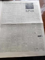 Ulus Gazetesi - 14 Haziran 1960 - Sanayi Bakanlığı Borcu 6,706 Milyar Lira - 1960'da Dışarıya Ödenecek Sanayi Borcu 750 Milyon - 3 Mayıs'ta Cemal Gürsel Celal Bayar'ım İstifa Etmesini İstemişti - Geçici Anayasanın Işığında Yazan Yakup Kadri Karaosmanoğlu Köşe Yazısı - Muhafız Alayını Başkent Alkışladı - İstanbul Üniversitesi Büyük Törenle Açıldı - Olur Mu Böyle Olur Mu Kardeş Kardeşi Vurur Mu Yazan Altan Öymen Yazı Dizisi - Dışarda Türkiye Yazan Kemal Zeki Gençosman - Billur Köşk Yazan Elizabeth Caddell Yazı Dizisi - Paris Kervanı Ve Ötesi Metin And - Devlet Tiyatrosu Paris'te Kral Oidipus Ve Hürrem Sultan'ı Oynayacak - Bir Vatandaşın Hazineye Bağışı 1 Kilo Külçe Altın İle 500 Cumhuriyet Altını - İstanbul Belediyesi Demokratik Parti'nin Gelir Kaynağı İmiş -  America Gençlerbirliğini Dün Gece 2 0 Yendi - Beden Terbiyesi Genel Müdürü Mehmet Arkan Dün İstifa Etti - Davis Kupası Yarım Finalleri - Ankara Kupası Basketbol Turnuvası - Real Madrid'in Talip Olduğu Meşhur Brezilyalı Yıldız Pele