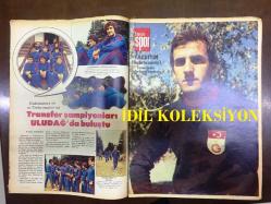 HAYAT SPOR DERGİSİ - 27 TEMMUZ 1977 - SAYI: 30 - GALATASARAY'LI TACETTİN POSTERİ - ÖN KAPAK BAHRİYELİ KOSTÜMÜ İLE FATİH TERİM - OKTAY ŞENSOY - TRABZONSPOR - NEJAT KASA KASAPOĞLU - TARIK ÇALDIRAN - 70 YILIN SEVGİLİSİ FENERBAHÇE - TÜM KUPALAR FENERBAHÇE'İNİN - DİDİ - MEHMET JEBA BERKOK, FENERBAHÇE - OĞUZ LEVENT - CİCİ NECDET - FUTBOL DÜNYASININ BÜYÜK YILDIZLARI ALBÜMÜ, VANDE KERKHOF WILLY - VOGTS BERTİ - OĞUZ LEVENT - KOCAELİ FUAR KUPASI - BALKAN ŞAMPİYONU MUSTAFA ERTEM ARZUHALCILIK YAPIYOR - EROL ÖZGÜÇ - COSMOS'TA İÇ SAVAŞ - MEHMET ÇAKAL - BECKENBAUER - ARKA KAPAK, GALATASARAY'IN TRANSFER BOMBALARI, ENGİN, TACETTİN, ERDOĞAN, MURAT - EMİN OĞUZ - SALİH SEZER - VEYSEL SERÇE - HALİT KIVANÇ - ERDEN GÜLEY - DR. TARIK ÖZERENGİN - FUTBOL ÖĞRETİYORUZ, DANNY BLANCHFLOWER - CEM ATABEYOĞLU - POSTERLİ 32 SAYFA TAM TAKIM SPOR DERGİSİ