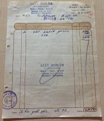 KLAKET YAZIMI FATURASI - 24 HAZİRAN 1985 - AKAY REKLAM - A.HAMDİ KAYA - RESİM-TABELA-SERİGRAF - BEYOĞLU, İSTANBUL - OSMAN FAHİR SEDEN, O.F.S. PRODÜKSİYON - BEYOĞLU, İSTANBUL - ISLAK İMZALI, KAŞELİ - 17 x 24 cm EBATLI ORİJİNAL FATURA - TÜRK SİNEMA - FİLM TARİHİ