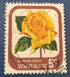 Yeni Zelanda Pulu- New Zealand Stamp - Postadan Geçmiş Pul Filateli - DAMGALI - SARI GÜL TEMALI PUL, 5 PARA  - YABANCI PULLAR - NOSTALJİK DOĞUM GÜNÜ HEDİYESİ