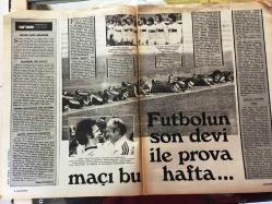 HAYAT SPOR DERGİSİ - 17 ARALIK 1975 - SAYI: 51 - CİLT: 4 - NEVŞEHİRSPOR SPOR 1975 TAKIM KADROSU POSTERİ - PETROLOFİS SPOR 1975 TAKIM KADROSU POSTERİ - CEYHANSPOR 1975 TAKIM KADROSU POSTERİ - GALATASARAY FENERBAHÇE MAÇI - ODHAN BAYKARA - DİDİ - AZİZ ERGÜN - CEM ATABEYOĞLU - ÖMER KARADAĞ - CEMİL CİĞERİM - OKAN YÜKSEL - AYHAN KIYAK - GÖNÜL ALIŞIR - VOLKAN YİĞİT - FATİH TERİM - ALİ HOŞFİKİRER - YÜCEL YÖNAL - AKAY EREN - KAYAHAN TÜRKÇÜ - KEMAL ÖZUĞUR - İSMAİL KURT - ARKA KAPAK, KAYSERİSPOR POSTERİ - POSTERLİ 32 SAYFA TAM TAKIM SPOR DERGİSİ