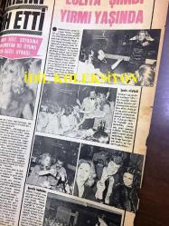 Pazar Aktüalite Sinema Tiyatro Mizah Mecmuası Dergisi Gazetesi - 13 Nisan 1973 - Sayı:864 - Türkan Şoray - Yolanda Segur - Osman Gülbay - Erdinç Sakızoğlu - Talat doğan - Hakkı Türker - Metin Uzel - Yalçın Granit - Sibel Göksel - Uğur Terzioğlu - Claudia Cardinale - Yaşar Çallı - Klaus Kinski - Nevin Pere - Cahide Sonku - Mualla Karamanoğlu - Bilge Kray - Necla Tekinel - Erdem Gökmen - Fehime Gökmen - Ayhan Işık - Belgin Doruk - Özdemir Birsel - Nüzhet Birsel - Fikret Hakan - Neşe Can Paşmak - Semiramis Pekkan  -Nazan Şoray - Oya Peri - Fatma Girik - Kartal Tibet - Yıldırım Gencer - Ekrem Bora - Kuzey Vargın - Seyhan Gümüş - Ceyda Karahan fotoğraf ve haberi - Dergi Tam Değildir Sadece 10 Sayfası Mevcuttur