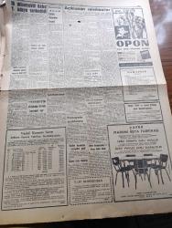 Dünya Gazetesi - 3 Haziran 1960 - Satılık Vicdanlar Sergisi Yazan Falih Rıfkı Atay Köşe Yazısı - Açıklanan Suistimaller - Ziraat Bankası Yolsuzluğunun İçyüzü - Eski Maliye Bakanı Hasan Polatkan'ın Bir Sigortası Şirketinden Zimmetine 4 Milyon Liradan Fazla Para Geçirdiği Dün İstanbul'da Resmen Bildirildi - Rektör Sıddık Sami Onar İstanbul'da Öldürülen Öğrenci Sayısı Az Değil dedi - Dün De Yüzlerce Silah Ele Geçti - Adnan Menderes Yurtdışına Kaçmak İstiyordu - Dolar Karaborsada 11 Liraya Kadar Düştü - Hürriyet Şehidi Teğmen Ali İhsan Kalmaz İçin Isparta Ve Eğridir'de Anıldı - Beş Kadından Gelen Mektup Yazan John Klempner Yazı Dizisi - Tahkikat Komisyonunda Sorgum Yazan Bedii Faik Yazı Dizisi - 27  Mayıs 1960 Şiiri Yazan Necati Cumalı - Sandra Çizgi Roman - Lindi Çizgi Roman - Dr. Çat Çizen Bozz - Bu Milleti Karınca Gibi Ezecekleri Ordu Ezdi - Milli Takım Dün Çalıştı - PTT Yine Galip Geldi - İzmir Gençliğinin Hürriyet Mücadelesi - İstiklal Marşı Dahi Copları Durduramadı - Kurban Bayramı