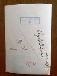 AYLA DİKMEN'İN ORİJİNAL 2'Lİ FOTOĞRAF SETİ - 18 x 12 cm ve 11 x 16 cm EBADINDA 2 ADET FOTOĞRAF - SİYAH & BEYAZ - 10 ŞUBAT 1969 TARİHİNDE AYLA DİKMEN'İN DİŞ MUAYENESİ OLUP BİR MUKAVELE İMZALADIĞI ANLARDA ÇEKİLMİŞ 2 FARKLI KARE