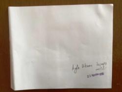 AYLA DİKMEN'İN TIPKI BASIM FOTOĞRAFI - 20 x 15 cm EBADINDA - AYLA DİKMEN'İN CENAZE TÖRENİNDE ÇEKİLMİŞ BİR KARE - 23 AĞUSTOS 1990