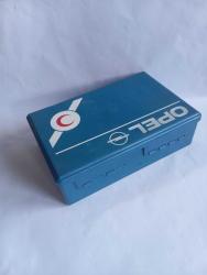 Eskilerden Opel araç ilk yardım çantası. Sert plastik