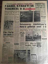 YENİ SABAH GAZETESİ 25 KASIM 1963 YIL :25 SAYI :8873--Kaatili Vurdular --İnönü ,törende bulunmak üzere dün Washington a gitti ---Cenaze töreni bugün yapılıyor ---Bayan Kennedy ayin de dua etti ---Kennedy nin 45.Yaş Günü ve Marilyn Monroe --Başkan Johnson Çarşamba Günü Kongreye Hitap Edecek --Devlet adamları Washington da toplanıyor ---Nihayet Castro da konuştu ---Seçim Sohbeti : Siyavuşgil --New Deal , kahramanı ve halk çocuğu  Teksaslı L.B.Johnson ---Amerika nın yeni 1 numaralı kadını Lady Bird Taylor --Yeni Bir Tiyatro Kuruldu : Gen -Ar ---Fenerbahçe ,K.Yaka yı da yenemedi :0-0--Galatasaray ,İstanbul u Metin in golleriyle yendi :3-0--B.Spor ,H.Tepe den 2 puan kopardı :2-1--PTT ,Altay la berabere kaldı --Feriköy dün G.Tepe den puan aldı :0-0--