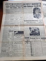 Yeni İstanbul Gazetesi - 8 Kasım 1960 - Amerika Bugün Başkan Seçiyor - Kennedy Mi Nixon Mı - İki Taraf Savaşı Yazan Habib Edib Törehan Köşe Yazısı - Rüşvet Davasında Tanıklar Dinlendi - Vinylex Şirketi Davası - Hasan Polatkan - Gaziantep Olaylarında 10 Kişi Sanık Cinayetten Sanık - Üniversite Dün Açıldı - Açılış Konuşmasını Yakinen Kürsüden İnen Sıddık Sami Onar'ın Eli Ayhan Toraman Tarafından Öpülüyor Fotoğraf - 7 Helikopter İstanbul Ve Ankara Hava Alanlarında Kullanılacak - Atatürk Haftasını Milli Birlik Komitesi Benimsedi - Meçhul Sevgili Nakleden Refik Özdek Yazı Dizisi - Çocuk İşçiler Yazan Doktor Orhan Sanus - James Bond Çizen Jan Fleming - Cici Teyze Çizen Saunders ve Ernst - Eğlence Rehberi - İstanbul Ankara Radyosu Programı -  Vezneciler Yolu Trafiğe Açıldı - Eichman Altı Milyon Yahudiyi Öldüren Adam Çeviren Nevin Kınay Yazı Dizisi -  Nasır ile Eyüp Han Dünya Durumunu Görüştüler - Michele Morgan'ın Oğlu Babasını Tercih Etti - Beden Terbiye Teşkilatını Islah Edecek Komite