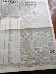 Yeni İstanbul Gazetesi - 8 Kasım 1960 - Amerika Bugün Başkan Seçiyor - Kennedy Mi Nixon Mı - İki Taraf Savaşı Yazan Habib Edib Törehan Köşe Yazısı - Rüşvet Davasında Tanıklar Dinlendi - Vinylex Şirketi Davası - Hasan Polatkan - Gaziantep Olaylarında 10 Kişi Sanık Cinayetten Sanık - Üniversite Dün Açıldı - Açılış Konuşmasını Yakinen Kürsüden İnen Sıddık Sami Onar'ın Eli Ayhan Toraman Tarafından Öpülüyor Fotoğraf - 7 Helikopter İstanbul Ve Ankara Hava Alanlarında Kullanılacak - Atatürk Haftasını Milli Birlik Komitesi Benimsedi - Meçhul Sevgili Nakleden Refik Özdek Yazı Dizisi - Çocuk İşçiler Yazan Doktor Orhan Sanus - James Bond Çizen Jan Fleming - Cici Teyze Çizen Saunders ve Ernst - Eğlence Rehberi - İstanbul Ankara Radyosu Programı -  Vezneciler Yolu Trafiğe Açıldı - Eichman Altı Milyon Yahudiyi Öldüren Adam Çeviren Nevin Kınay Yazı Dizisi -  Nasır ile Eyüp Han Dünya Durumunu Görüştüler - Michele Morgan'ın Oğlu Babasını Tercih Etti - Beden Terbiye Teşkilatını Islah Edecek Komite