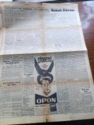 Yeni İstanbul Gazetesi - 20 Kasım 1960 - Birlik İhtiyacımız Yazan Habib Edib Törehan Köşe Yazısı - Ek Af Kanunu Yarın Çıkıyor - Milli Birlik Komitesi Kanunu Dün  Kabul Etti - Müşavirlerden 6 sı Daha Yurd Dışına Gönderildi - Bebek Davası Adnan Menderes Dün Müdafaasını Yaptı - Türk İşçisi de Hakkını Alacak - Meçhul Sevgili Nakleden Refik Özdek Yazı Dizisi - Sakallı Diktatörü Karşı Uçak Gemisi - James Bond Çizen Jan Fleming - Cici Teyze Çizen Saunders Ve Ernst - Eğlence Rehberi - İstanbul Ankara Radyosu Programı -  Kızıllar Küba'yı Silah Deposu Haline Getirmiş - Birleşik Amerika'nın Yeni Devlet Başkanının Enteresan Bir Yazısı Yazan John F. Kennedy - Doris Day Nasıl Artist Olduğuna Şaşıyormuş - Fenerbahçe Altınordu'ya Puan Kaptırdı - Yüksek Adalet Divanı Önünde Yassıada Duruşması