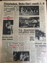 YENİ SABAH GAZETESİ 9 MAYIS 1962 YIL :24 SAYI :8318---Mardin de 5 kişi tevkif edildi --Senato da işsizliğin yarattığı tehlikeler üzerinde duruldu ---Gümüşpala İnönü den  af için  söz aldık dedi ---Bakanlar tahrik var dediler --AP Grubu işsizliği  görüştü --Yılın düğününe 145 şeref misafiri davet edildi ---Sarıkamış ta bir assubay öldürüldü --Haraç  vermeyen kadını üstüne benzin döküp ateşlediler ---Firari deli yerine dört tane akıllı yakalandı --Şoför uyuyunca 3 kişi öldü ,30 kişi yaralandı ---4 Kaçakçı ,2 milyonluk kaçak malla ele geçti ---Mardin olayları :Siyavuşgil --Sinemalar :Atlas :Kanlı Kervan ,Emek :Gölgeler ---Radyo Programları ---Müsadere edilen bütün silahlar iade edilecek ----Dış Olaylar : NATO Endonezya için Hollanda yı tutuyor --Venezüella da yeniden kargaşalıklar çıktı ---Rusya denemelere devam edecek --Paylaşılacak Milyarlar --Fenerbahçe ,Stoke City i yendi :1-0- ---Matthews güzel oynmadı ,Tek golü Şeref attı ---Ordu Güreşçilerimiz yedi galibiyet aldılar --