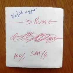 NEJAT UYGUR'UN ORİJİNAL FOTOĞRAFI - 8,5 x 8 cm EBADINDA - SİYAH & BEYAZ - NEJAT UYGUR TİYATRO SAHNESİNDE BOKS MÜSABAKASI OYUNUNU SERGİLERKEN ÇEKİLMİŞ BİR KARE