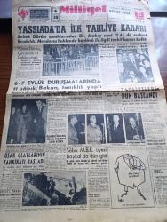 Milliyet Gazetesi - 23 Kasım 1960 - Yassıada'da ilk Tahliye Kararı - Bebek Davası Sanıklarından Doktor Fahri Atabey 17.45 de  Serbest Bırakıldı - Adnan Menderes Hakkında Bu Dava İle İlgili Tevkif Kararı Kalktı - Gemi Davası Duruşması 45 Dakika Sürdü - 6 7 Eylül Duruşmalarında 11 Sabık Bakan Tanıklık Yaptı - Değirmen Davasında Arsa İle İlgili Rapor Sanığı Kızdırdı - Uşak Olaylarının Tahkikatı Başladı - Sabık Milli Birlik Komitesi Üyesi Rifat Baykal Da Dün Gitti - Çetin Altan Köşe Yazısı - Bugünkü Burç Falınız - Kongo İle Birleşmiş Milletler Kuvvetleri Arasında Çarpışma Oldu - Abdülcanbaz'ın Maceraları Çizen Turhan Selçuk - Yakut Gözlü Kedi Yazan Ümit Deniz Yazı Dizisi - Cici Can Çizen Bedri - Sahne Aşkları Çizen Leonard Starr - Maruf Bey Çizen Martin - Johnny Hazard Çizen Frank Robbins - Galatasaray Olimpiyakos Karşısında Daha Şanslı - Toto'da 12 Bilen 56 Bin Lira Alıyor