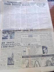 Milliyet Gazetesi - 23 Kasım 1960 - Yassıada'da ilk Tahliye Kararı - Bebek Davası Sanıklarından Doktor Fahri Atabey 17.45 de  Serbest Bırakıldı - Adnan Menderes Hakkında Bu Dava İle İlgili Tevkif Kararı Kalktı - Gemi Davası Duruşması 45 Dakika Sürdü - 6 7 Eylül Duruşmalarında 11 Sabık Bakan Tanıklık Yaptı - Değirmen Davasında Arsa İle İlgili Rapor Sanığı Kızdırdı - Uşak Olaylarının Tahkikatı Başladı - Sabık Milli Birlik Komitesi Üyesi Rifat Baykal Da Dün Gitti - Çetin Altan Köşe Yazısı - Bugünkü Burç Falınız - Kongo İle Birleşmiş Milletler Kuvvetleri Arasında Çarpışma Oldu - Abdülcanbaz'ın Maceraları Çizen Turhan Selçuk - Yakut Gözlü Kedi Yazan Ümit Deniz Yazı Dizisi - Cici Can Çizen Bedri - Sahne Aşkları Çizen Leonard Starr - Maruf Bey Çizen Martin - Johnny Hazard Çizen Frank Robbins - Galatasaray Olimpiyakos Karşısında Daha Şanslı - Toto'da 12 Bilen 56 Bin Lira Alıyor