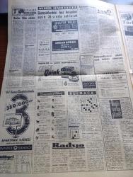 Milliyet Gazetesi - 15 Eylül 1960 - Okul İnşası İçin Vergi Konmuyor  - Kabzımallara Hali Terk Emri Verildi - Düşük Demokrat Parti İktidarı 30 Cami Yıktırmış 65 Camii De Kapatmış - Ermeni Patriği Haçaduryan Düşük Başbakan Adnan Menderes'e Yolladığı Mektup Yüzünden Üzgünüm Diyor - Diyarbakır'da Petrol Bulundu - Muzaffer Özdağ 1919 İhtilali Hedefine Ulaşamamış Bir İhtilaldir Dedi - Galatasaraylı Metin Oktay Dün Cezaevine Girdi - Kongoda Ordu İdareyi Ele Aldı - Ankara'da 2 Bin Kişi İfade Verdi - Beş Kadın Daha Çarşafını Çıkardı - Çetin Altan Köşe Yazısı - İstanbul Ankara Teknik Üniversite Radyosu Programı - Bugünkü Burç Falı - Gördüğüm Rusya Röportaj Ömer Sami Coşar Yazı Dizisi - Abdülcanbaz'ın Maceraları Çizgi Roman Çizen Turhan Selçuk - Cici Can Çizen Bedri - Sahne Aşkları Çizen Leonard Starr - Demir Yumruk John C. Murphy - Uçan Avustralyalı Herb Elliot - Yakut Gözlü Kedi Yazan Ümit Deniz Yazı Dizisi - Rapid Beşiktaş'ı Farklı Mağlup Etti - Beşiktaş Galatasaray Ankara'da Gece Maçı Yapacak