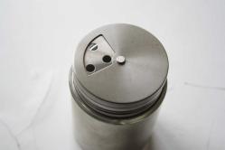 Cam 3 Kademe Delikli Döner Başlıklı Tuzluk Pulbiberlik  METAL  ( YENİ KOLİ 2