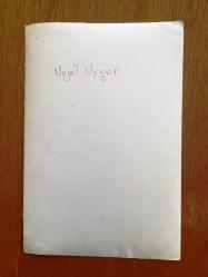 NEJAT UYGUR'UN ORİJİNAL 2'Lİ FOTOĞRAF SETİ - 18 x 12 cm EBADINDA 2 ADET FOTOĞRAF - SİYAH & BEYAZ - NEJAT UYGUR KOVBOY KIYAFETLERİ GİYİNMİŞ ŞEKLİDE EŞİ NECLA UYGUR ve DİĞER TİYATRO ARKADAŞLARIYLA BİRLİKTE AYNI KAREDE