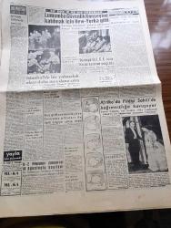 Ulus Gazetesi - 7 Ağustos 1960 - Rakamlar Ve Ötesi Yazan Yakup Kadri Karaosmanoğlu Köşe Yazısı - Milli Savunma Bakanlığı Tebliğde Yayınladı - Emekliye Sevk Nisbeti Binbaşılarda Yüzde 10 15 - Genelkurmay Başkanı Cevdet Sunay Orduya Mesaj Gönderdi -  Basın Teşkilatı Düzene Konuyor - Basın Yayın Ve Turizm Bakanı Zühtü Tarhan - 10. Kore Tugayının İlk Kafilesi Geliyor - Fahri Korutürk Moskova'da - Profesör Ahmet Şükrü Esmer Moskova'da - Türk Köylüsü İle Nasıl Konuşmalı Yazan Bülent Ecevit Köşe Yazısı - Tuslog Kumandanı Bayan Hanry C. Newcomer Gazetecilere Bir Kokteyl Verdi - Duman Var Ateş Yok Yazan Germaine Ve Jacques Decrest Yazı Dizisi - Lumumba Güvenlik Konseyine Katılmak İçin New York'a Gitti - İstanbul'da Bir Yolsuzluk Olayı Daha Meydana Çıktı - Afrika'da Fildişi Sahili Bağımsızlığa Kavuşuyor - Olur Mu Böyle Olur Mu Kardeş Kardeşi Vurur Mu Yazanlar Altan Öymen Onur Öymen Yazı Dizisi - Gül Kupası Çok Sönük Geçiyor - Beşiktaş Göztepe İle 2 2 Berabere Kaldı - İstanbul'da Çarşamba Maçları