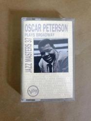 OSCAR PETERSON - PLAYS BROADWAY - JAZZ MASTERS 37 - KASET