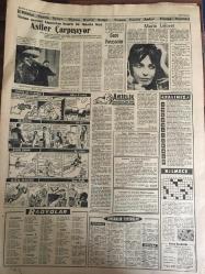 YENİ SABAH GAZETESİ 12 HAZİRAN 1963 YIL :26 SAYI :8709--Barzani nin başı için para vadedildi --Kabinede ki üç CKMP li Bakan da dün istifa etti --Düğün evine dinamit attı --28 Sanığın daha sorgusu yapıldı ---İstanbul nüfusun 937.000 i Anadolu--Tahran da fevkalade tedbirler alındı ---Üç Valinin makam arabaları çarpıştı ---Doktor Ward ve Rus Deniz Albayı olayın karanlık çehreleri --Bulduğu 70 bin lirayı  sahibine teslim etti ---Corioalan ın sırası mı ?: Siyavuşgil --Yıldırım çarpmasından beş kişi daha öldü --Sinema mevsimi kapanırken başarılı bir Meksika filmi :Asiler Çarpışıyor --Haftanın Portresi : Maria Laforet --Amerika yı 7-1 mağlup ettik --Galatasaray bu akşam Beykoz la oynuyor --Amatör Şampiyonanın Final Maçları Belli Oldu --Galatasaray Kupa da Finalist --Fenerbahçe dünkü tasnifte arayı açtı --Nedim e 21 gün ceza verildi ---Kavga da ezilen bir çocuk öldü --