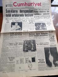 Cumhuriyet Gazetesi - 14 Ağustos 1960 - Kara Metot Yazan Nadir Nadi Köşe Yazısı - Sabıkların Duruşmaları Eylül Ortalarında Başlıyor - Karamürsel'de İnkılâp Aleyhtarı Beyannameler Dağıtan 6 Kişi Yakalandı - 27 Mayıs'ın Tarihine Eklenen Karanlık Sayfa - Kızılay Olaylarına Dair Aydınlanan Hakikatler - Rauf Onursal ve Faruk Tuncay'a Yollanan İmzasız 2 Mektup - Demokrat Parti Radyoya 14 Milyon Lira Borçlu Bulunuyor - Sabah Şarkısı Yazan Taylor Caldwell Yazı Dizisi - Sahte Otobüs Biletçisi - Hrutçef Sonbaharda Kızıl Çin'e Gidecek - De Gaulle Cezayir İçin Yeni Bir Açıklama Yapacak - Haftanın Şakaları Yazan Burhan Felek - Resimli Roman Başkasının Günahı Çizen Yves Sayol - Koruyucu Melekler Aşkın Gözleri Çizgi Roman - Bay Oscar Karikatür - Profesör Nimbüs'ün Maceraları Çizgi Roman - Kilisede Cinayet Yazan Georges Simenon Yazı Dizisi - Uzun Atlama Gülle Ve Çekiçte Dünya Rekoru - Sağır Dilsiz Ve Körler Federasyon Halinde Birleşiyor - Olimpiyatta En Büyük Mücadele Binicilikte