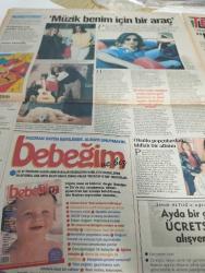 SABAH MELODİ GAZETESİ VE SABAH TELERAMA GAZETESİ KADINLARA ÖZEL - 1 Haziran 1996 -Karikatürler-Walt Disney/Boncuk-Mort Walker-Dick Browne/Bizim Aile-Tom Armstrong/Marvin-Graham Allen-John Dodd/Kral Kedi-Süleyman Turan/Dön Artık-Astroloji-Bülent Kısa-Klinik-Meltem Pusat-Telerama Programı-Sabah Filmleri-Öğlen Filmleri-Akşam Filmleri-Erdoğan Sevgin-kadınların kalçaları-erkeklerin mideleri-balıklı Rum hastanesi-mansur beyazyürek-marmara oteli-savaş ay-komiser Ali ayyıldız-pamukkale-şerif ercan-melih kibar-harun kolçaklısı çizgi Coşkun demir-arkadaşımın aşkısın-zayıflamak-müzik-çelik-mahallenin muhtarları-süper baba-çiçek taksi-hülya avşar-yıldız tilbe-burhan çaçan-ebru yaşar-orcan karar-uzaklar-necati zincirkıran-zuhal atasoy-iller yarışıyor-korcan karar-boran kaya-tuğba Gürdal-Türk sineması-erol Evgin show-saklambaç-her şeye rağmen-çapkın baba-sadri alışık-pembe mutlu-temel gürsu-orhan gencebay-müjde ar-tarık akan-müthiş ikili-baş belası-dehşet treni-dağların aslanı-kızgın damdaki kedi