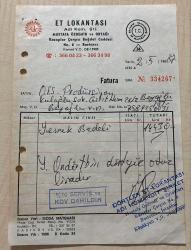 YEMEK BEDELİ FATURASI - 2 MAYIS 1987 - ET LOKANTASI - ADİ KOM.ŞTİ. - MUSTAFA ÖZDEMİR VE ORT. - BOSTANCI, İSTANBUL - OSMAN FAHİR SEDEN, O.F.S. PRODÜKSİYON - BEYOĞLU, İSTANBUL - ISLAK İMZALI, KAŞELİ - 14 x 20 cm EBATLI ORİJİNAL FATURA - TÜRK SİNEMA - FİLM TARİHİ