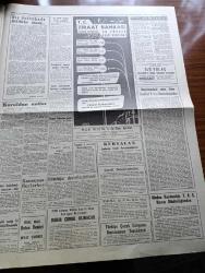Akşam Gazetesi - 22 Eylül 1960 - Dış Politikada Atatürk'e Dönüş Yazan Aydemir Balkan Köşe Yazısı - Dışişleri Bakanımız Selim Sarper Konuşma Yaptı - 6 7 Eylül Sanığı 12 Kişi Yüksek Adalet Divanında - Milli Birlik Üyeleri Yurda Yayıldılar - Doktorluk 10 Yıl İçinde Devletleştirilecek - Hasan Polatkan'ım Emri İle Yolsuz Kredi Verilmiş - Sabık Metreslerine Davetiye Verilmiyor - 93 İhtilali Yazan A. Z. Kozanoğlu Yazı Dizisi - Kızkulesi Kahramanı Çizen Suat Yalaz - Sabık İktidarı Meyveden Parçaların Kitaplardan Çıkarılması Kararlaştı - Hangi Okula Gidelim Hazırlayan Aysel Okan Yazı Dizisi - Bir Köy Mektubu Yazan Aziz Nesin - Günahım Seni Sevmek Aşk Ve His Romanı Resimleyen Remzi - Geyşa'nın Hatıra Defteri Yazan Kimiko Omura Yazı Dizisi - Bize Barbaroslu Derler Yazan Çizen Ratip Tahir Burak - Kont Senlibenli Çizgi Roman - Nazlı İle Hamza Çizgi Roman - Yaralı Gönül Çizgi Roman - Vadiler Hakimi Çizgi Roman - Fenerbahçe 2 M 07'lik Robert Adında Bir Basketçi Buldu - Beşiktaş'ın 3. Hezimeti