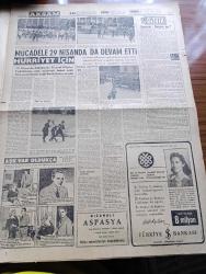 Akşam Gazetesi - 30 Mayıs 1960 - Cemal Gürsel Dün İsmet İnönü İle Görüştü - Osman Bölükbaşı Da Cemal Gürsel'i Makamında Ziyaret Etti -  Handan Akalar Devlet Başkanı Ve Başbakanla İlk Mülakatı Ben Yaptım - İran Şahı Harekâtınızı Tamamen Benimsedik Dedi - Celal Bayar'ın Kızı Nilüfer Gürsoy Fotoğraf - Tutuklular Yassıada'ya Getirilecek - Kıbrıs'ta Türklerinin Hakları Korunacak - Hürriyet Anıtı Akşam'ın Değil Milletin Gençliğe Armağanıdır - Kızkulesi Kahramanı Çizen Suat Yalaz - Dördüncü Murad Siyah Zambak Yazan Suzan Sözen Yazı Dizisi - Amerika Ve Avrupa'ya Tekel Maddelerinin İhraç Edilecek - Mücadele 29 Nisan'da Da Devam Etti - Aşk Var Oldukça Aşk Ve His Romanı Resimleyen Remzi - Soruyor Suçum Ne Yazan Aziz Nesin Köşe Yazısı - Satın Alınan Koca Yazan Luisa Maria Linares Yazı Dizisi - Burası Amerika Yazan Seyhan Bilbaşar - Kont Senlibenli Çizgi Roman - Nazlı İle Hamza Çizgi Roman - Yaralı Gönül Çizgi Roman - Vadiler Hakimi Çizgi Roman - Bize Barbaroslu Derler Yazan Çizen Ratip Tahir Burak