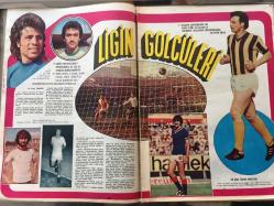 HAYAT SPOR DERGİSİ - 30 KASIM 1977 - SAYI: 48 - İSKENDERUNSPOR 1977 TAKIM KADROSU POSTERİ - KARABÜKSPOR 1977 TAKIM KADROSU POSTERİ - ARKA KAPAK, DİYARBAKIR'LI VEHBİ POSTERİ - DÜZCESPOR 1977-78 TAKIM KADROSU POSTERİ - KAJGANİÇ - SLİMA, ZEKİ DOMAC - VEYSEL SERÇE - TRABZONSPOR - NEJAT KASAPOĞLU - HALİT KIVANÇ - ERGİN SANVER - SEMRA TÜRKÇÜ - SALİH SEZER - YUGOSLAVYA - İSPANYA - BOLİVYA - MACARİSTAN - CEM ATABEYOĞLU - EMİN OĞUZ - FUTBOL ÖĞRETİYORUZ, DANNY BLANCHFLOWER - DİETER MÜLLER - İ REFİ BALKIŞ - ERDEN GÜLEY - CİHANER ÖZTÜRK - POSTERLİ 32 SAYFA TAM TAKIM SPOR DERGİSİ