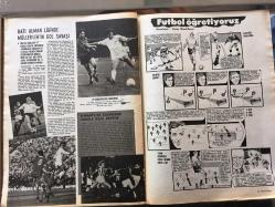 HAYAT SPOR DERGİSİ - 30 KASIM 1977 - SAYI: 48 - İSKENDERUNSPOR 1977 TAKIM KADROSU POSTERİ - KARABÜKSPOR 1977 TAKIM KADROSU POSTERİ - ARKA KAPAK, DİYARBAKIR'LI VEHBİ POSTERİ - DÜZCESPOR 1977-78 TAKIM KADROSU POSTERİ - KAJGANİÇ - SLİMA, ZEKİ DOMAC - VEYSEL SERÇE - TRABZONSPOR - NEJAT KASAPOĞLU - HALİT KIVANÇ - ERGİN SANVER - SEMRA TÜRKÇÜ - SALİH SEZER - YUGOSLAVYA - İSPANYA - BOLİVYA - MACARİSTAN - CEM ATABEYOĞLU - EMİN OĞUZ - FUTBOL ÖĞRETİYORUZ, DANNY BLANCHFLOWER - DİETER MÜLLER - İ REFİ BALKIŞ - ERDEN GÜLEY - CİHANER ÖZTÜRK - POSTERLİ 32 SAYFA TAM TAKIM SPOR DERGİSİ