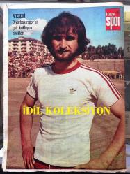 HAYAT SPOR DERGİSİ - 30 KASIM 1977 - SAYI: 48 - İSKENDERUNSPOR 1977 TAKIM KADROSU POSTERİ - KARABÜKSPOR 1977 TAKIM KADROSU POSTERİ - ARKA KAPAK, DİYARBAKIR'LI VEHBİ POSTERİ - DÜZCESPOR 1977-78 TAKIM KADROSU POSTERİ - KAJGANİÇ - SLİMA, ZEKİ DOMAC - VEYSEL SERÇE - TRABZONSPOR - NEJAT KASAPOĞLU - HALİT KIVANÇ - ERGİN SANVER - SEMRA TÜRKÇÜ - SALİH SEZER - YUGOSLAVYA - İSPANYA - BOLİVYA - MACARİSTAN - CEM ATABEYOĞLU - EMİN OĞUZ - FUTBOL ÖĞRETİYORUZ, DANNY BLANCHFLOWER - DİETER MÜLLER - İ REFİ BALKIŞ - ERDEN GÜLEY - CİHANER ÖZTÜRK - POSTERLİ 32 SAYFA TAM TAKIM SPOR DERGİSİ