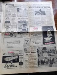 Hürriyet Gazetesi - 12 Nisan 1960 - Başvekil Adnan Menderes Rusya'ya Gidiyor - İşçiler Ücretli Yıllık İzin Yapacak - Kruşçef De Bu Ziyaretten Sonra Türkiye'ye Gelecek - Rusya'ya Ziyaretin Sebebi Barışın Takviyesi - İskelede Halat Yerine Mıknatıs - İsimsiz Kadın Aşk Ve His Romanı Yazan Theresa Drake Yazı Dizisi - Balıkhane Neden Kurulmalı Yazan Abdurrahman Benlioğlu - Baskısı Geciken Telefon Rehberi Aboneyi Müşkül Durumda Bırakıyor - Kalp Aldanmaz Aşk Ve Macera Romanı Çizen Faruk Geç - Sevim Çağlayan Her Akşam Kazablanka'da - Sophia Loren'den Paris Düşesine Kadar Herkes Paris'te Toplandı - Ağa Han 17  Yaşında Anuşka İle Sevişiyor- Roja Briyantin - Pan America - Yarınki Çetin Maç İçin Fenerbahçe ve Galatasaray Dün Çalıştılar - Spor Toto 19 Şehirde Oynanacak - Beşiktaş'ın Bayramı Üç Gün Sürecek - Fatoş Çizgi Roman - Güngörmüşler Çizgi Roman - Gökler Hakimi Gordon Çizgi Roman - Nilüfer Çizgi Roman