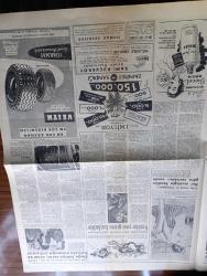 Hürriyet Gazetesi - 23 Nisan 1960 - Adnan Menderes Atina'ya 26 Mayıs'ta Gidecek - CENTO Toplantısı İçin Başvekil Adnan Menderes'in Ay Sonu Tahran'a Gitmesi De Muhtemel - 23 Nisan'ı Bugün Kutluyoruz - Adnan Menderes Profesör Baade İle Görüştü - Mülkiyeliler İnek Bayramını Kutladı - Nasır'ın Hakikat Haline Gelen Rüyaları Yazı Dizisi - Güney Kore Meclisinde Yumruk Yumruğa Kavga - Gümrükteki Otomobillerin Hepsi İçin İthal İzni Verildi - Televizyon İçin 70 Milyon Tahsis Ediliyor - NATO Devletlerinde Polaris Füzesi - İsimsiz Kadın Aşk Ve His Romanı Yazan Theresa Drake Yazı Dizisi - Dedektif Nik'in Maceraları Çizgi Roman - Adnan Pekak Maksim Gazinosunda - Kalp Aldanmaz Aşk Ve Macera Romanı Çizen Faruk Geç - Allah Çocukları Unuttu Yazan Oya Baydar - Asrın Lüks Fahişesi Rose Marie İle Sevişen Altmış Alman İş adamı Şimdi Korku İçinde - Philips Radyo - Necipbey Briyantin - Sana Nebati Margarin - Kodak - Galatasaray Karşıyaka İle Oynuyor - Fatoş Çizgi Roman - Galatasaray Avrupa Kafilesi Belli