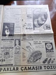 Hürriyet Gazetesi - 23 Nisan 1960 - Adnan Menderes Atina'ya 26 Mayıs'ta Gidecek - CENTO Toplantısı İçin Başvekil Adnan Menderes'in Ay Sonu Tahran'a Gitmesi De Muhtemel - 23 Nisan'ı Bugün Kutluyoruz - Adnan Menderes Profesör Baade İle Görüştü - Mülkiyeliler İnek Bayramını Kutladı - Nasır'ın Hakikat Haline Gelen Rüyaları Yazı Dizisi - Güney Kore Meclisinde Yumruk Yumruğa Kavga - Gümrükteki Otomobillerin Hepsi İçin İthal İzni Verildi - Televizyon İçin 70 Milyon Tahsis Ediliyor - NATO Devletlerinde Polaris Füzesi - İsimsiz Kadın Aşk Ve His Romanı Yazan Theresa Drake Yazı Dizisi - Dedektif Nik'in Maceraları Çizgi Roman - Adnan Pekak Maksim Gazinosunda - Kalp Aldanmaz Aşk Ve Macera Romanı Çizen Faruk Geç - Allah Çocukları Unuttu Yazan Oya Baydar - Asrın Lüks Fahişesi Rose Marie İle Sevişen Altmış Alman İş adamı Şimdi Korku İçinde - Philips Radyo - Necipbey Briyantin - Sana Nebati Margarin - Kodak - Galatasaray Karşıyaka İle Oynuyor - Fatoş Çizgi Roman - Galatasaray Avrupa Kafilesi Belli