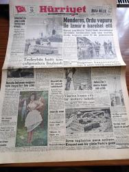 Hürriyet Gazetesi - 15 Mayıs 1960 - Adnan Menderes Ordu Vapuru İle İzmir'e Hareket Etti - İstanbul'da Yeni Bir Trafik Tedbirleri Alındı - Troleybüs Hattı İçin Çalışmalara Başlandı - Lübnan Hükümeti İstifa Etti - Osman Bölükbaşı İsmet İnönü'yü Ziyaret Etti - Hınıs'ta Bulunan Mağara için Hayaller Boş Çıktı - Ankara'da Sinema Bugün Tatil Edildi - Ali Han Şatosuna Gömülecek -  İsimsiz Kadın Aşk Ve His Romanı Yazan Theresa Drake Yazı Dizisi - Çırağan Tesisleri İnşaatı Yaz Sonunda Başlayacak - Dedektif Nik'in Maceraları Çizgi Roman - Kalp Aldanmaz Aşk Ve Macera Romanı Çizen Faruk Geç - Filmciler Ahlak Kanunlarına Harp İlan Ettiler - Hürrem Sultan Yazan Feridun Fazıl Tülbentçi Yazı Dizisi - Allah Çocukları Unuttu Yazan Oya Baydar Yazı Dizisi - Türkiye Yunanistan Ordu Futbol Takımları Bugün 18 de Karşılaşıyor - Fatoş Çizgi Roman - Hacettepe 2 Adalet 0 - Dünya Ordulararası Futbol Şampiyonası - Fatoş Çizgi Roman - Güngörmüşler Çizgi Roman