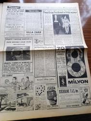 Hürriyet Gazetesi - 15 Mayıs 1960 - Adnan Menderes Ordu Vapuru İle İzmir'e Hareket Etti - İstanbul'da Yeni Bir Trafik Tedbirleri Alındı - Troleybüs Hattı İçin Çalışmalara Başlandı - Lübnan Hükümeti İstifa Etti - Osman Bölükbaşı İsmet İnönü'yü Ziyaret Etti - Hınıs'ta Bulunan Mağara için Hayaller Boş Çıktı - Ankara'da Sinema Bugün Tatil Edildi - Ali Han Şatosuna Gömülecek -  İsimsiz Kadın Aşk Ve His Romanı Yazan Theresa Drake Yazı Dizisi - Çırağan Tesisleri İnşaatı Yaz Sonunda Başlayacak - Dedektif Nik'in Maceraları Çizgi Roman - Kalp Aldanmaz Aşk Ve Macera Romanı Çizen Faruk Geç - Filmciler Ahlak Kanunlarına Harp İlan Ettiler - Hürrem Sultan Yazan Feridun Fazıl Tülbentçi Yazı Dizisi - Allah Çocukları Unuttu Yazan Oya Baydar Yazı Dizisi - Türkiye Yunanistan Ordu Futbol Takımları Bugün 18 de Karşılaşıyor - Fatoş Çizgi Roman - Hacettepe 2 Adalet 0 - Dünya Ordulararası Futbol Şampiyonası - Fatoş Çizgi Roman - Güngörmüşler Çizgi Roman