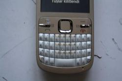 NOKİA C3 CEP TELEFONU CALISIYOR   7 YIL MAGDURU PARÇA NIYETINE  (TEKNIK MAVI KUTU