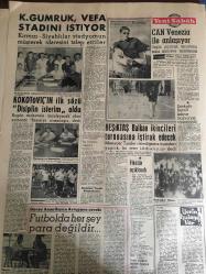 YENİ SABAH GAZETESİ 4 AĞUSTOS 1962 YIL :25 SAYI :8402--Gümüşpala ,Apaydın a karşı dün hücuma geçti ---MP, CKMP ile birleşme tekliflerini reddediyor --100 milyon liralık yeni reeskont kredisi tanındı --İnönü ,plan çalışması için izahat verdi ---Adalet Bakanı şakiler için idam taraftarı --Gökay :Köylüye toprak ve onu işleme imkanı beraber verilmeli ---40 arabacı kanun ve nizama meydan okudu ---iki şehir hattı  vapuru çarpıştı ---Sansür ,Elia  Kazana dün müdahale etti --Hepimiz idealistiz :Siyavuşgil ---Belediye ,Florya da iskele yaptırtacak ---Arjantin i Komünist bir ihtilal ile tehdit etti --Boynuz atan öküzün idamı için dava açtı --K.Gümrük ,Vefa Stadını İstiyor ---Kokotoviç ilk sözü disiplin isterim oldu --Beşiktaş Balkan ikincileri turnuvasına iştirak edecek --Can Venezia ile anlaşıyor--Makarios geliyor --Bir milyon liralık mal çekip kayboldu ---