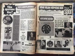 HAYAT SPOR DERGİSİ - 28 ARALIK 1977 - SAYI: 52 - KOCAELİSPOR 1977 TAKIM KADROSU POSTERİ - TARSUS İDMAN YURDU 1977 TAKIM KADROSU POSTERİ - VİNYLEX 1977 TAKIM KADROSU POSTERİ - ENGİN VEREL, FENERBAHÇE - EROL YAŞAR - VEYSEL SERÇE - KAYSERİSPOR - EROL YAŞAR TÜRKALP - MERSİN İDMAN YURDU, ZONGULDAKSPOR - ÖZER IŞIK - HALİT KIVANÇ - BEŞİKTAŞ - ERGİN SANVER - SEMAİ GÜRBÜZ - BECKENBAUER - BAHATTİN DEMİRCAN - CEMİL TURAN, PELE - NESLİHAN BESLER - HAKEME KEL DİYEN YÖNETİCİ - EROL YAŞAR TÜRKALP - CEM ATABEYOĞLU - ÖMER TEPEOĞLU, ATLANTİK SİGORTA - BALKAN BASKETBOL ŞAMPİYONASI - CEM ATABEYOĞLU - ERDEN GÜLEY - ARKA KAPAK, GALATASARAY'LI KALECİ BAHATTİN POSTERİ - POSTERLİ 32 SAYFA TAM TAKIM SPOR DERGİSİ