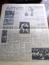 Zafer Gazetesi - 12 Nisan 1960 - Cumhuriyet Halk Partisinin Tahrikleri Devam Ediyor - Ürdün Kralı Hüseyin 14 Nisan'da Türkiye'ye Geliyor - Başvekil Adnan Menderes'in Rusya'yı Kruşçef'in Türkiye'yi Karşılıklı Ziyaretleri - Demokrat Parti Milletin İtimadına Her Zaman Mazhar Olmuştur - İstanbul Hukukunda Diploma Suistimali Tahkik Ediliyor - İtalya'da Tambroni Hükümeti Dün İstifa Etti - Otuz Yıllık PTT'ciler İçin Jübile Yapıldı -  Meşhur Sinema Yıldızı Pier Angeli Fotoğraf - Günün Makalesi Silah Yarışı Yazan Dallar Kayıhan - Karanlıktaki Kadın Yazan Frank Slangher Yazı Dizisi -  İngiliz Sanatçısı Earl Crawford Geliyor - Anthony Eden'in Siyasi Hatıraları Yazı Dizisi - Beyaz Irkçılığın Dört Şampiyonu - Tek Kurşunla Vurulanlar Yazı Dizisi - Lefter Küçükandonyadis Suat Mamat Ve Antrenör Küçük Halil'e  İhtar Var - Milli Ligin 31. Haftasına Yarın Galatasaray Fenerbahçe Karşılaşması İle Başlanacak - Brüksel Otomobil Yarışının Neticeleri - İstanbul'da Milli Lig Saatleri Değiştirildi