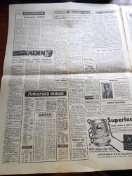 Zafer Gazetesi - 16 Nisan 1960 - Ürdün Kralı Hüseyin'in Basın Toplantısı - Ürdün Kralı Hüseyin İstanbul'a Gitti -  Ücretli İzin Kanunu Dün Meriyete Girdi - CHP Siyasi Mücadelede Meşru Hudutları Ziyadesi İle Aşmıştır -  Başvekil Adnan Menderes Amasya Ve Güdül Heyetleriyle Görüştü - Kelle Meselesi Yazan Bahadır Dülger - Tüccar Ve Sanayicilerin İsmet İnönü'ye Protestosu - Ahmet Emin Yalman Dün Tahliye Edildi - Meclis Bozgunculuğa Hayır Diyecek - Devrimizin Takdiri Yazan Profesör Doktor Emin Bilgiç - Sabato Visco Madalya Verecek - Anthony Eden'in Siyasi Hatıraları Yazı Dizisi - İtalya'da Buhran Yine Çıkmaza Girdi - Fransız Komünist Partisi Bir Sarsıntı Geçirdi - Fidel Castro'ya Karşı İsyan Mı - Tek Kurşunla Vurulanlar Yazı Dizisi - Galatasaray Şeker Hilal Maçı - Avrupa Genç Takımlar Şampiyonasında İlk Maçımız Batı Almanya İle - Spor Toto'daki İki Birinci 60.940 şar Lira Aldılar - Kabul Edilen Dünya Atletizm Rekorları -  Basketbol Hakemi Tevfik Artun Ajan Oldu