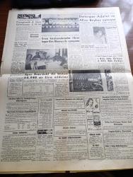 Zafer Gazetesi - 16 Nisan 1960 - Ürdün Kralı Hüseyin'in Basın Toplantısı - Ürdün Kralı Hüseyin İstanbul'a Gitti -  Ücretli İzin Kanunu Dün Meriyete Girdi - CHP Siyasi Mücadelede Meşru Hudutları Ziyadesi İle Aşmıştır -  Başvekil Adnan Menderes Amasya Ve Güdül Heyetleriyle Görüştü - Kelle Meselesi Yazan Bahadır Dülger - Tüccar Ve Sanayicilerin İsmet İnönü'ye Protestosu - Ahmet Emin Yalman Dün Tahliye Edildi - Meclis Bozgunculuğa Hayır Diyecek - Devrimizin Takdiri Yazan Profesör Doktor Emin Bilgiç - Sabato Visco Madalya Verecek - Anthony Eden'in Siyasi Hatıraları Yazı Dizisi - İtalya'da Buhran Yine Çıkmaza Girdi - Fransız Komünist Partisi Bir Sarsıntı Geçirdi - Fidel Castro'ya Karşı İsyan Mı - Tek Kurşunla Vurulanlar Yazı Dizisi - Galatasaray Şeker Hilal Maçı - Avrupa Genç Takımlar Şampiyonasında İlk Maçımız Batı Almanya İle - Spor Toto'daki İki Birinci 60.940 şar Lira Aldılar - Kabul Edilen Dünya Atletizm Rekorları -  Basketbol Hakemi Tevfik Artun Ajan Oldu