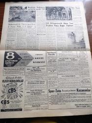 Zafer Gazetesi - 28 Nisan 1960 - Pakistan Devlet Reisi Dün İstanbul'a Geldi - Tahkikat Encümenlerinin Yetkilerini Tayin Eden Teklif Dün Kanunlaştı - Modern Mersin Limanı Dün Yurt Hizmetine Girdi -  Celal Bayar'ın Eyüp Han Şerefine Verdiği Yemek - Avrupa Kalkınma Fonunun Sağlayacağı Büyük Faydalar - Haftanın Filmleri Christine Yazan Fadıl Taylan - Karanlıktaki Kadın Yazan Frank Slangher Yazı Dizisi - Ayşegül Sarıca Konser Verecek - Ulus Gazetesi Bir Ay Kapatılacak - Azerbaycan'ın 40. İstila Yılı Anıldı - Anthony Eden'in Siyasi Hatıraları Yazı Dizisi - Tek Kurşunla Vurulanlar Yazı Dizisi -  Beşiktaş Feriköy'ü Zorlukla Yendi - 125 Kilometrelik Hatay Turu Bisiklet Yarışı Bugün Yapılıyor - Bugünkü At Yarışları