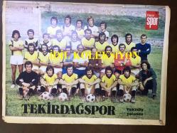 HAYAT SPOR DERGİSİ - 22 EKİM 1975 - SAYI: 43 - CİLT: 4 - VEFA SPOR 1975 TAKIM KADROSU POSTERİ - TEKİRDAĞSPOR 1975 TAKIM KADROSU POSTERİ - GALATASARAY - ESKİŞEHİRSPOR - KAYAHAN TÜRKÇÜ - TRT ve SPOR - İBRAHİM İŞSEVENLER - OKAN YÜKSEL, İZMİR MEKTUBU - ADANA MEKTUBU, ALİ HOŞFİKİRER - ZONGULDAK MEKTUBU, GÖNÜL ALIŞIR - BURSA MEKTUBU, İBRAHİM İŞSEVENLER - PERMA-SHARP REKLAMI - DİDİ ve FENERBAHÇE - TEKİN ONAY, BEŞİKTAŞ, DÜŞVAR İYİİŞ - BÜLENT ÖZYAZICI - OLAYLI ESKİŞEHİRSPOR FENERBAHÇE MAÇI, ESKİŞEHİRSPORLU TARAFTARLRIN BAŞINI TAŞLA YARDIKLARI FENERBAHÇE KAPTANI YILMAZ - BÜLENT ÖZYAZICI - MECİT AVCI - OKAN YÜKSEL - FATİH TERİM - İSKENDERUNSPOR - AKAY EREN - CAHİT SAĞLIK - FAHRİ İKİLER - İRFAN RUSÇUKLU - KEMAL ÖZUĞUR - LİDER KOCAALİSPOR - METİN TÜRKMENOĞLU - AHMET ÇUHACI - LÜTFÜ DAĞDAŞ - SABRİ HOCA - YALÇIN ÇINAR - SADETTİN UÇKUNOĞLU - MEHMET EMİN POLAT - ERHAN ÜNAL - TURGAY RENKLİKURT - ARKA KAPAK, TEKİRDAĞSPOR POSTERİ - POSTERLİ 32 SAYFA TAM TAKIM SPOR DERGİSİ