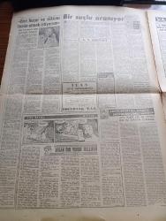 Vatan Gazetesi - 30 Mayıs 1960 - Ele Geçen Yaman Fırsat Yazan Ahmet Emin Yalman Köşe Yazısı - Devlet Ve Hükümet Başkanı Orgeneral Cemal Gürsel Tarafından Kurulmuş Olan Kabinenin İlk Toplantısı Bugün - Devlet Başkanı Cemal Gürsel İsmet İnönü Ve Osman Bölükbaşı İle De Görüştü - Yeşilköy'den Geçen İran Şahı'nın Beyanatı Milli Hareket Türkler İçin Hayırlı Olmuştur - Adnan Menderes Seçildiği Yerde Sabık Oldu -  Fatin Rüştü Zorlu'nun Hazinesi - İnsan Bir Yerde Bellidir Yazan Mehmet Seyda Yazı Dizisi - Abdülmecid'in Haremi Hümâyunu Yazan Nahit Sırrı Örik Yazı Dizisi - Kanlı Perşembe - Hoş Memo Karikatür Çizen Al Capp - İyi Gitmeyi Bilmediler Yazan Oktay Akbal Köşe Yazısı - Selam Sana Gece Yarısı Hastaneden Kaçırılan Polis Jipi İle Meçhul Yolculuğa Çıkarılan Şehit - Gece Gondolları Yazan Albert Jean Yazı Dizisi - Üç Köyde Sinema Açıldı - Lüp Lüp Amca Çizen Ric - Tonton Agah Çizen Sade Yalçın - Stiv Roper Çizen Saunders Ve Waggon - Anıtkabir'de Şiir Behçet Kemal Çağlar - Pan American